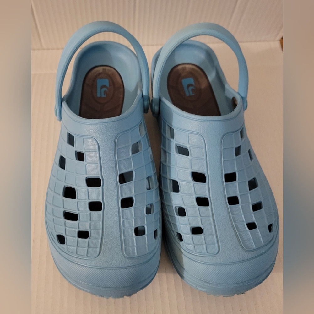 Cloggens Clogs - Picture 1 of 8